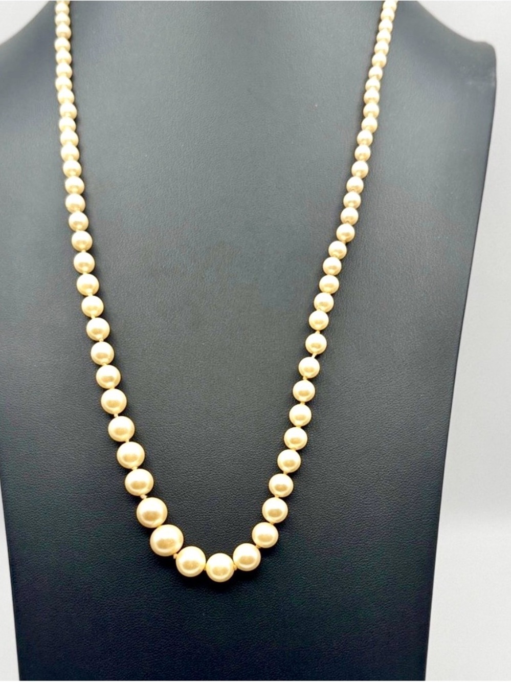 Vintage Signed Napier Graduated Faux Pearl Necklace Gold Tone Fishhook Clasp EUC